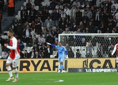 Devis Vasquez, ilk ma&ccedil;ında kalesini gole kapadı
