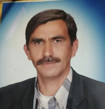 Devrilen traktörün altında hayatını kaybetti
