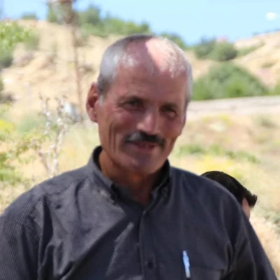 Devrilen traktörün sürücüsü hayatını kaybetti
