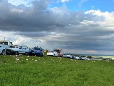 Devrilen trakt&ouml;r&uuml;n s&uuml;r&uuml;c&uuml;s&uuml; hayatını kaybetti
