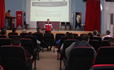 Dicle&rsquo;de &ccedil;ift&ccedil;iler kırsal kalkınma yatırımlarının desteklemeleri hakkında bilgilendirildi
