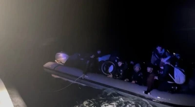 Didim a&ccedil;ıklarında 25 d&uuml;zensiz g&ouml;&ccedil;men kurtarıldı
