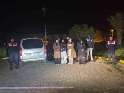 Didim’de 13 düzensiz göçmen, 2 organizatör yakalandı
