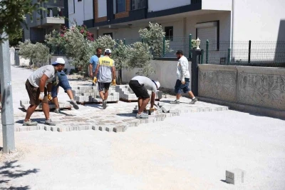 Didim&rsquo;de yol &ccedil;alışmaları devam ediyor
