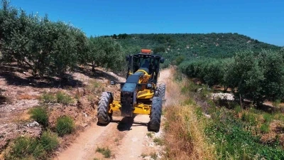 Didim&rsquo;de yol &ccedil;alışmaları s&uuml;r&uuml;yor
