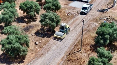 Didim&rsquo;de yol &ccedil;alışmaları s&uuml;r&uuml;yor
