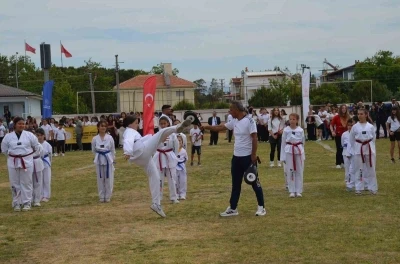 Didim&rsquo;deki kutlamalarda g&ouml;steriler b&uuml;y&uuml;k beğeni topladı
