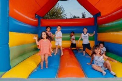 Didimli çocuklar yaz şenliklerinde doyasıya eğlendi
