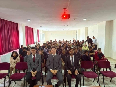 Digor&rsquo;da &Ccedil;EDES yıl sonu coşkusu: Kaymakam Kahraman &ouml;ğrencilerle buluştu
