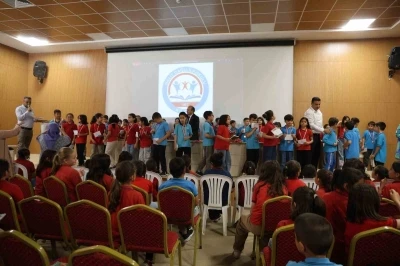Dijital bağımlılığa karşı kitaplı m&uuml;cadelede 400 &ouml;ğrenci yarıştı
