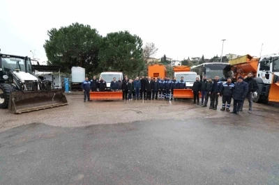 Dilovası Belediyesi karla m&uuml;cadelede hazır kıta
