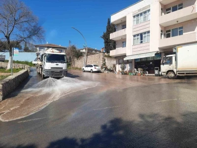 Dilovası&rsquo;nda cadde ve pazar yerlerinde Ramazan ayı temizliği
