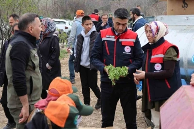 Dinar&rsquo;da &lsquo;Kekik Yetiştiriciliği Projesi&rsquo; devam ediyor
