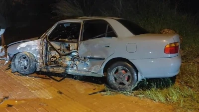 Direğe &ccedil;arptı, hurdaya d&ouml;nen ara&ccedil;tan yaralanmadan &ccedil;ıktı
