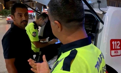 Direksiyon başında alkollü yakalandı, &quot;Ehliyetimi alamazsın&quot; dedi
