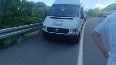 Direksiyon başında kalp krizi ge&ccedil;irdi: Şof&ouml;r hayatını kaybetti, yolcular kurtuldu
