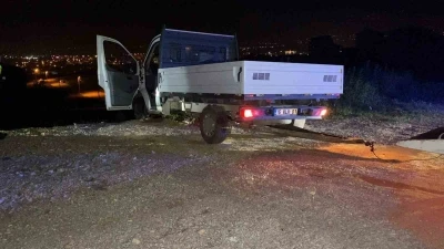 Direksiyon hakimiyetini kaybeden alkoll&uuml; s&uuml;r&uuml;c&uuml; şarampole u&ccedil;tu
