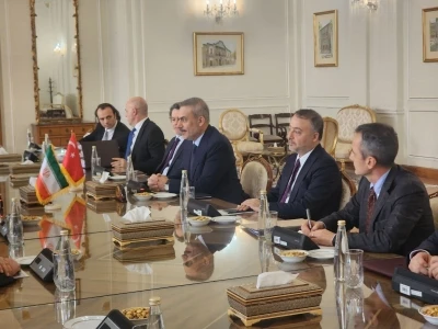 Dışişleri Bakanı Fidan, İranlı mevkidaşı Arakçi ile bir araya geldi
