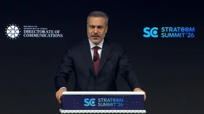 Dışişleri Bakanı Hakan Fidan&rsquo;dan b&ouml;lge &uuml;lkelerine uyarı: "B&uuml;t&uuml;n d&uuml;nya savaşın bedelini &ouml;d&uuml;yor, bu anlamsız savaşın bitmesi gerekiyor"
