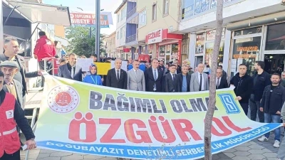 Diyadin’de &quot;Bağımlılıkla Mücadele&quot; farkındalık standı kuruldu
