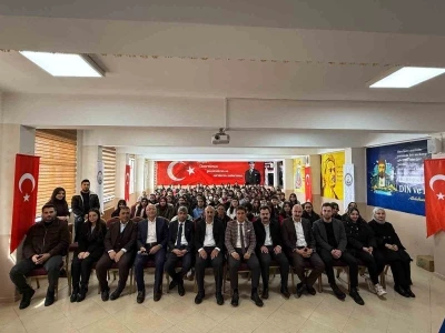 Diyadin&rsquo;de "Bir bilenle bilge nesil" projesi &ouml;ğrencilerle buluştu
