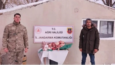 Diyadin&rsquo;de uygunsuz şartlarda taşınan etlere el konuldu
