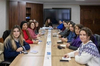 Diyarbakır B&uuml;y&uuml;kşehir Belediyesi kadının insan hakları eğitim programını hayata ge&ccedil;irdi
