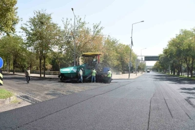 Diyarbakır’da 11 kilometrelik 11 cadde ve bulvara 30 bin ton asfalt serildi
