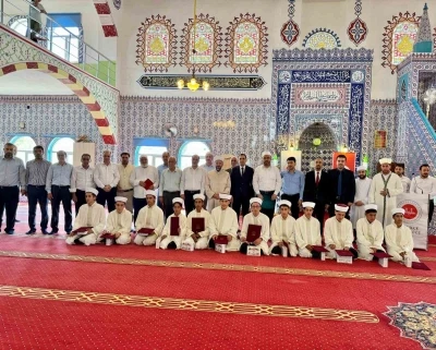 Diyarbakır’da 12 öğrenci hafızlık icazet belgelerini aldı
