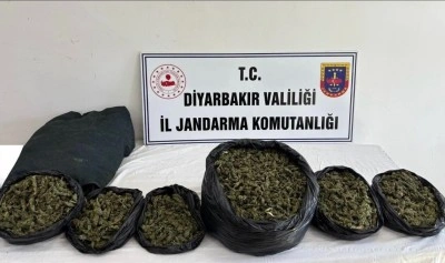 Diyarbakır&rsquo;da 129 kilo uyuşturucu ve hap ele ge&ccedil;irildi: 21 ş&uuml;pheliye yasal işlem