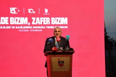 Diyarbakır&rsquo;da 15 Temmuz&rsquo;un 10. yıld&ouml;n&uuml;m&uuml;nde şehit aileleri ve gaziler yemekte bir araya geldi
