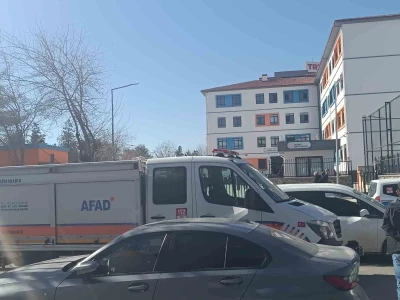 Diyarbakır&rsquo;da 18 &ouml;ğrenci cıva zehirlenmesi ş&uuml;phesiyle hastaneye kaldırıldı
