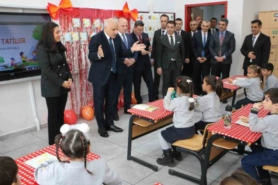 Diyarbakır&rsquo;da 458 bin &ouml;ğrenci karne aldı
