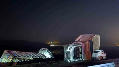 Diyarbakır’da 5 araçlı zincirleme kaza: 3 ölü, 14 yaralı
