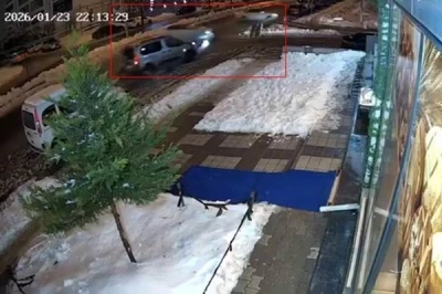 Diyarbakır&rsquo;da 6 aracın karıştığı zincirleme kaza kamerada: 3 yaralı
