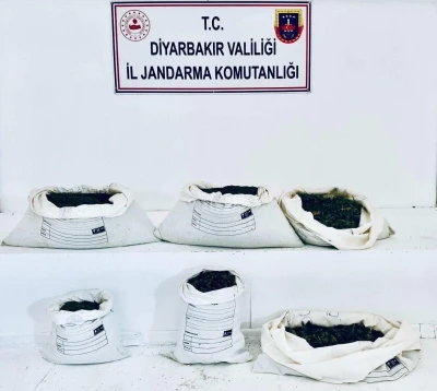 Diyarbakır’da 98 kilo uyuşturucu ele geçirildi
