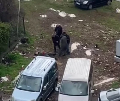 Diyarbakır&rsquo;da bı&ccedil;aklı kavga anı kameraya yansıdı

