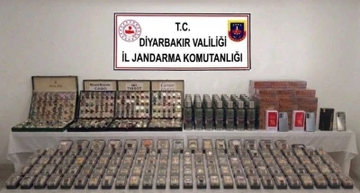 Diyarbakır&rsquo;da &ccedil;ok sayıda g&uuml;mr&uuml;k ka&ccedil;ağı &uuml;r&uuml;n ele ge&ccedil;irildi
