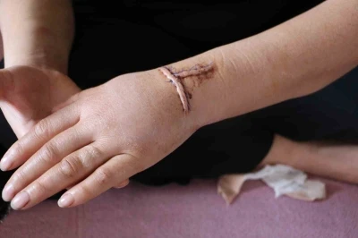 Diyarbakır&rsquo;da dehşet: Nikahlı eşini 30 yerinden bı&ccedil;akladı
