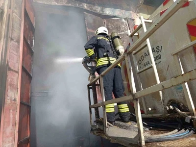 Diyarbakır’da depo yangını
