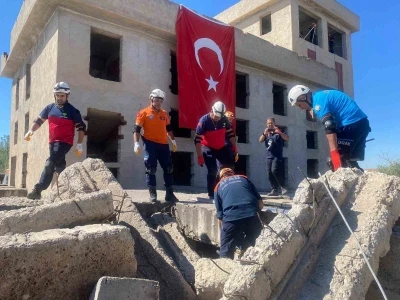 Diyarbakır’da gerçeği aratmayan deprem tatbikatı
