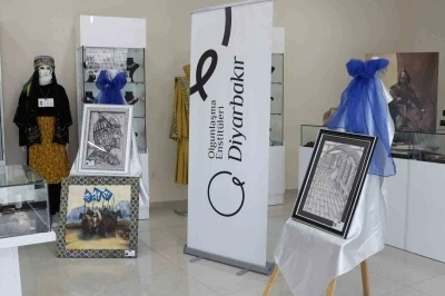 Diyarbakır&rsquo;da Harmoni resim sergisi a&ccedil;ıldı
