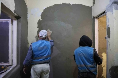 Diyarbakır&rsquo;da ihtiya&ccedil; sahibi vatandaşın evi &lsquo;denetimli serbestlik h&uuml;k&uuml;ml&uuml;lerince&rsquo; onarıma alındı
