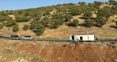 Diyarbakır’da kadınları taşıyan minibüs devrildi: 1 ölü, 15 yaralı