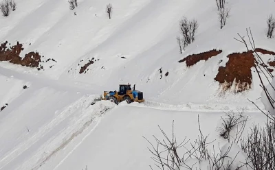 Diyarbakır&rsquo;da kapanan yollar g&uuml;nler s&uuml;ren &ccedil;alışmalar sonucu a&ccedil;ıldı

