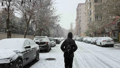 Diyarbakır&rsquo;da kar tatili &ouml;ğleden sonra geldi
