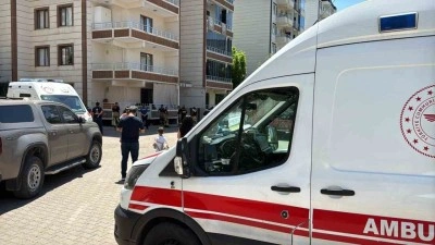 Diyarbakır&rsquo;da klimadan &ccedil;ıkan kıvılcım daireyi k&uuml;le &ccedil;evirdi