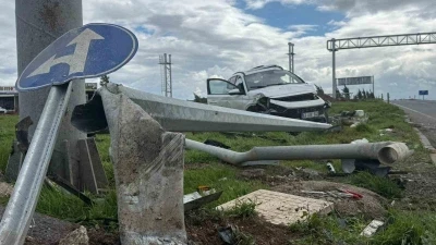 Diyarbakır&rsquo;da okul servisi kaza yaptı: 13&rsquo;&uuml; &ouml;ğrenci 15 yaralı
