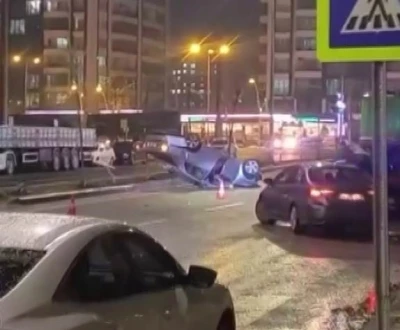 Diyarbakır&rsquo;da otomobil takla attı: 1 yaralı
