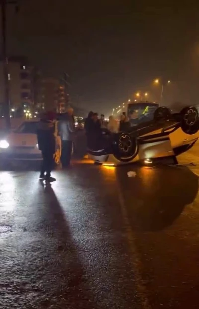 Diyarbakır&rsquo;da otomobil takla attı: 1 yaralı
